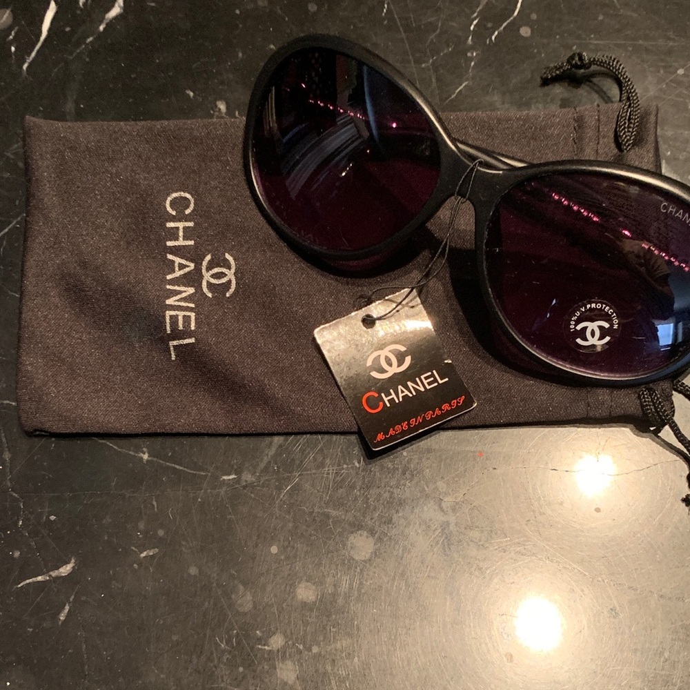 DESIGNER INSPIRED Black Sunglasses